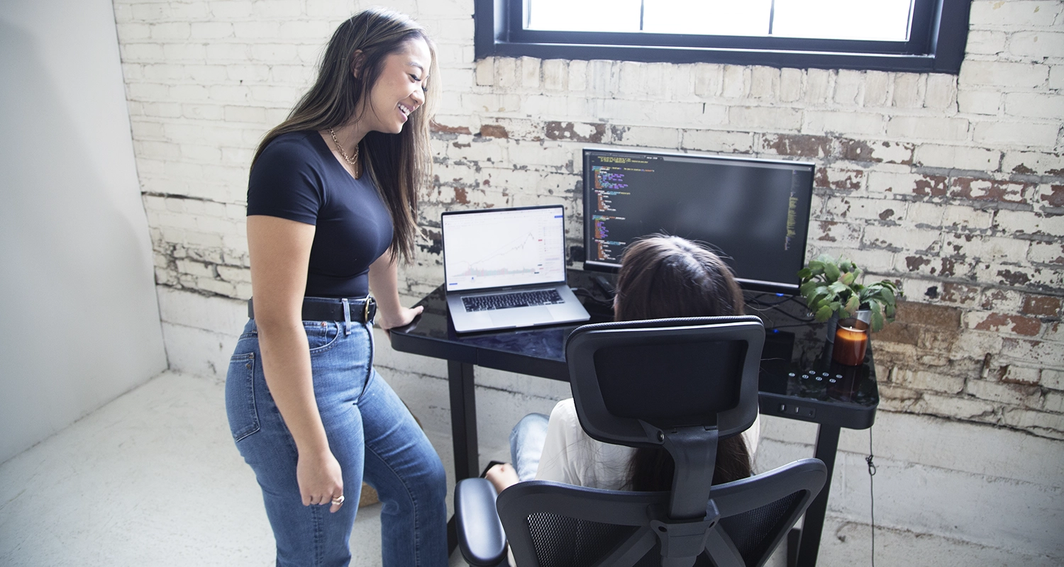 This modern desk is a great piece of office décor.